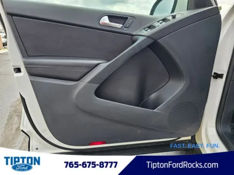 More photos of 2012 Volkswagen Tiguan SE at Tipton Ford, IN