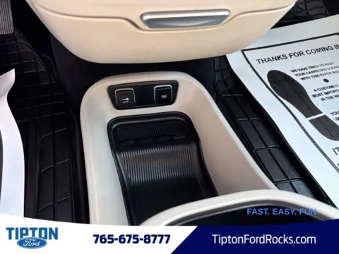 More photos of 2019 Chrysler Pacifica Limited at Tipton Ford, IN