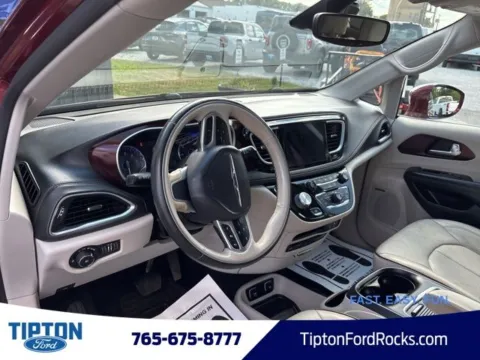 More photos of 2019 Chrysler Pacifica Limited at Tipton Ford, IN
