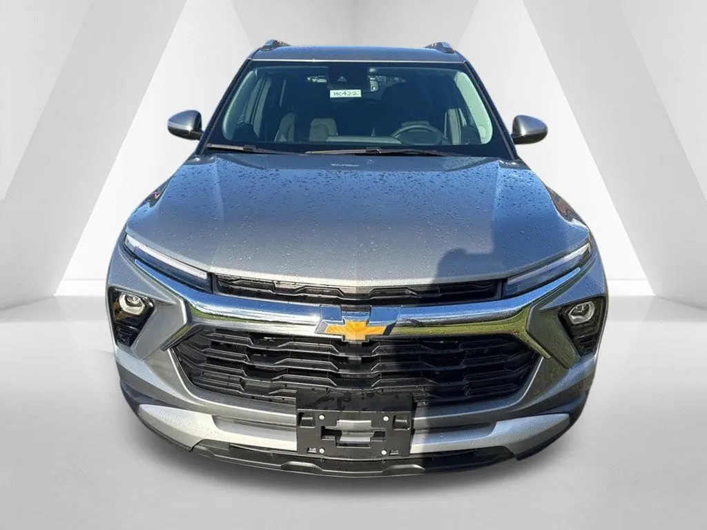 2025 Chevrolet Trailblazer LT - Photo 2