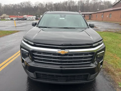 Photos of 2026 Chevrolet Traverse LT for sale in Waverly, OH at Hometown Chevrolet