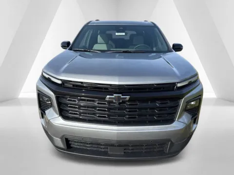 Photos of 2026 Chevrolet Traverse LT for sale in Waverly, OH at Hometown Chevrolet