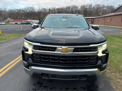 Photos of 2026 Chevrolet Silverado 1500 LT for sale in Waverly, OH at Hometown Chevrolet