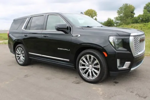 Black 2021 GMC Yukon Denali for sale in Waverly, OH