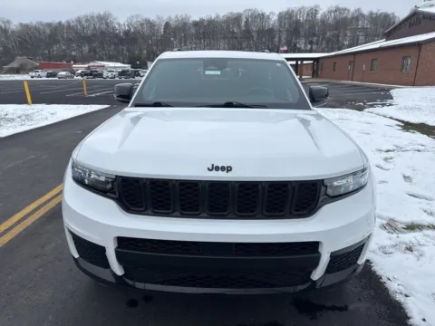 Photos of 2023 Jeep Grand Cherokee L Altitude for sale in Waverly, OH at Hometown Chevrolet