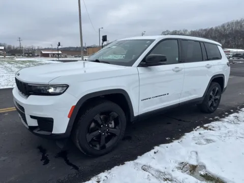 Another view of 2023 Jeep Grand Cherokee L Altitude for sale in Waverly, OH at Hometown Chevrolet