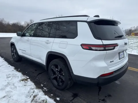 More photos of 2023 Jeep Grand Cherokee L Altitude at Hometown Chevrolet, OH