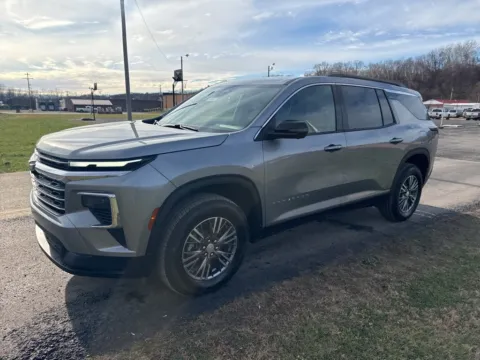 Another view of 2026 Chevrolet Traverse LT for sale in Waverly, OH at Hometown Chevrolet