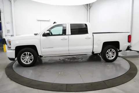 More photos of 2017 Chevrolet Silverado 1500 LT at Hometown Chevrolet, OH