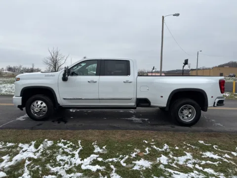 More photos of 2024 Chevrolet Silverado 3500HD High Country at Hometown Chevrolet, OH