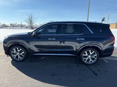 More photos of 2021 Hyundai Palisade Limited at Hometown Chevrolet, OH
