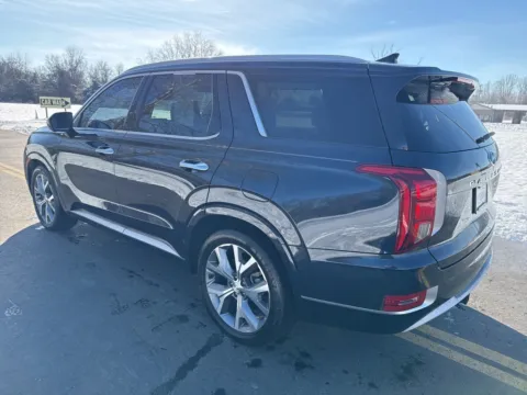 More photos of 2021 Hyundai Palisade Limited at Hometown Chevrolet, OH
