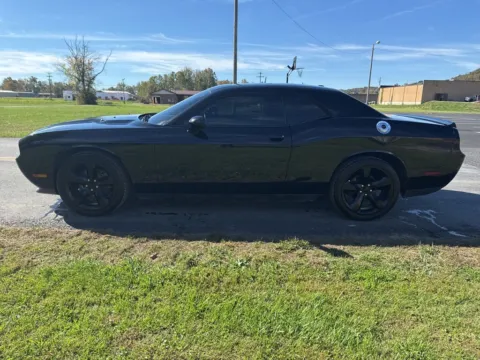More photos of 2014 Dodge Challenger SXT at Hometown Chevrolet, OH