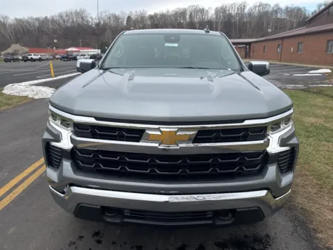 Photos of 2026 Chevrolet Silverado 1500 LT for sale in Waverly, OH at Hometown Chevrolet