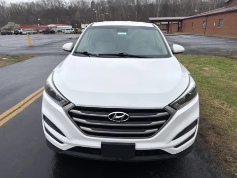 Photos of 2017 Hyundai Tucson SE for sale in Waverly, OH at Hometown Chevrolet