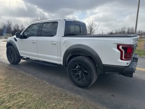 More photos of 2018 Ford F-150 Raptor at Hometown Chevrolet, OH