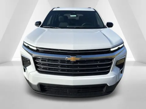 Photos of 2026 Chevrolet Traverse LT for sale in Waverly, OH at Hometown Chevrolet