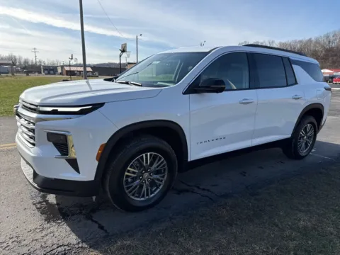 Another view of 2026 Chevrolet Traverse LT for sale in Waverly, OH at Hometown Chevrolet