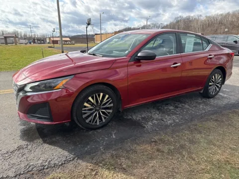 Another view of 2024 Nissan Altima 2.5 SV for sale in Waverly, OH at Hometown Chevrolet
