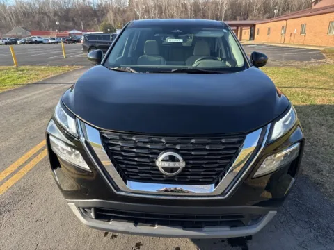 Photos of 2023 Nissan Rogue SV for sale in Waverly, OH at Hometown Chevrolet