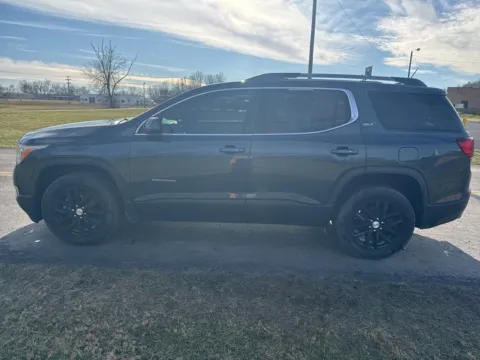 More photos of 2019 GMC Acadia SLT-1 at Hometown Chevrolet, OH