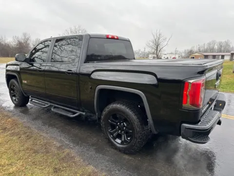 More photos of 2017 GMC Sierra 1500 SLT at Hometown Chevrolet, OH