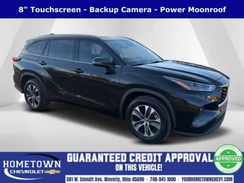 Black 2022 Toyota Highlander XLE for sale in Waverly, OH