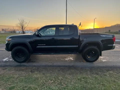 More photos of 2019 Toyota Tacoma TRD Off-Road at Hometown Chevrolet, OH