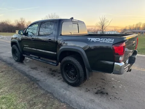 More photos of 2019 Toyota Tacoma TRD Off-Road at Hometown Chevrolet, OH