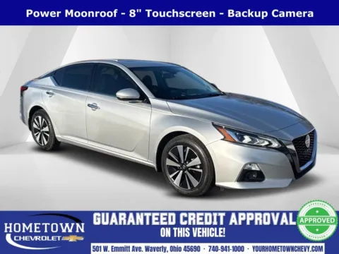 Silver 2019 Nissan Altima 2.5 SV for sale in Waverly, OH