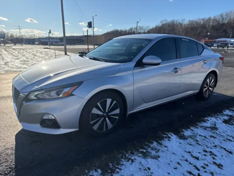 Another view of 2019 Nissan Altima 2.5 SV for sale in Waverly, OH at Hometown Chevrolet
