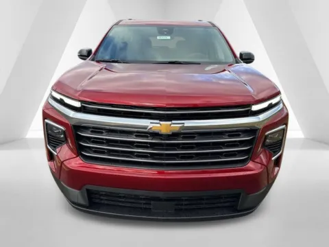 Photos of 2026 Chevrolet Traverse LT for sale in Waverly, OH at Hometown Chevrolet