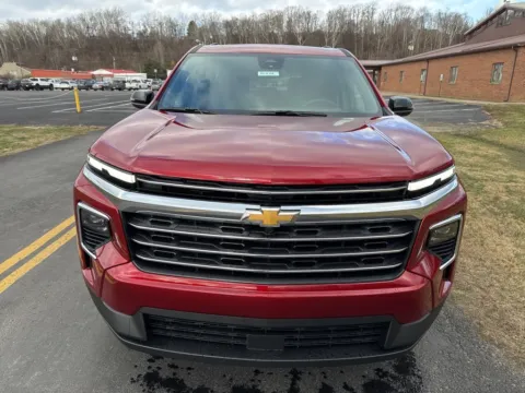 Photos of 2026 Chevrolet Traverse LT for sale in Waverly, OH at Hometown Chevrolet