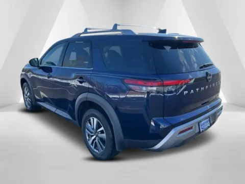 More photos of 2023 Nissan Pathfinder SL at Hometown Chevrolet, OH