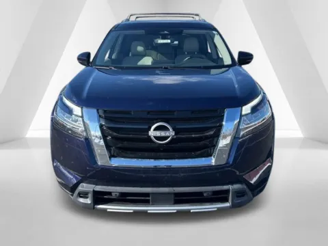 Photos of 2023 Nissan Pathfinder SL for sale in Waverly, OH at Hometown Chevrolet