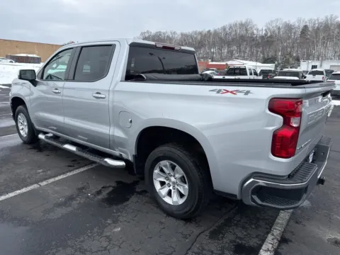 More photos of 2021 Chevrolet Silverado 1500 LT at Hometown Chevrolet, OH