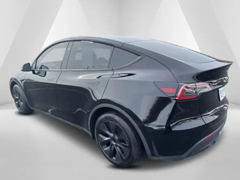 More photos of 2024 Tesla Model Y Long Range at Hometown Chevrolet, OH