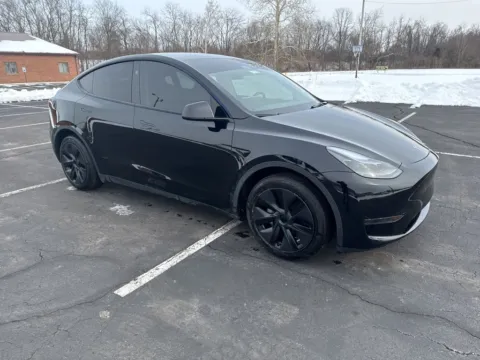 Black 2024 Tesla Model Y Long Range for sale in Waverly, OH