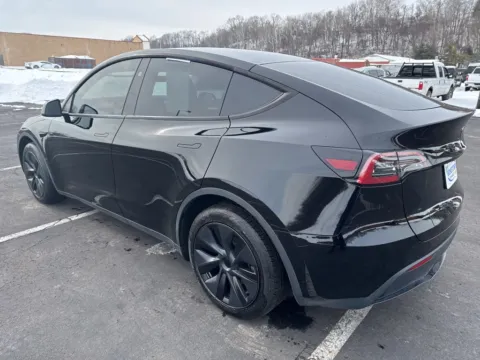 More photos of 2024 Tesla Model Y Long Range at Hometown Chevrolet, OH
