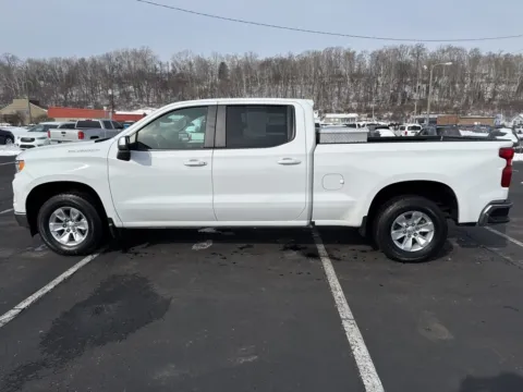 More photos of 2023 Chevrolet Silverado 1500 LT at Hometown Chevrolet, OH