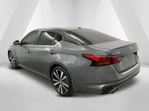 More photos of 2021 Nissan Altima 2.0 SR at Hometown Chevrolet, OH