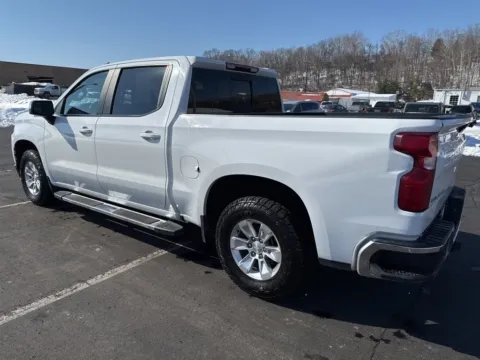 More photos of 2021 Chevrolet Silverado 1500 LT at Hometown Chevrolet, OH