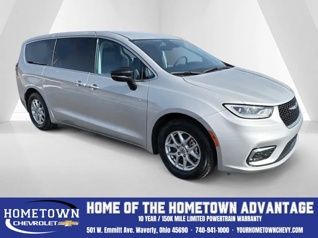 2024 Chrysler Pacifica Touring L for sale in Waverly, OH