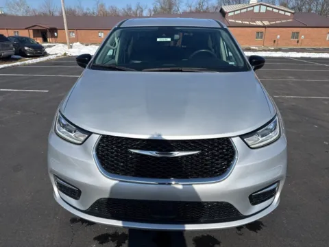 Photos of 2024 Chrysler Pacifica Touring L for sale in Waverly, OH at Hometown Chevrolet