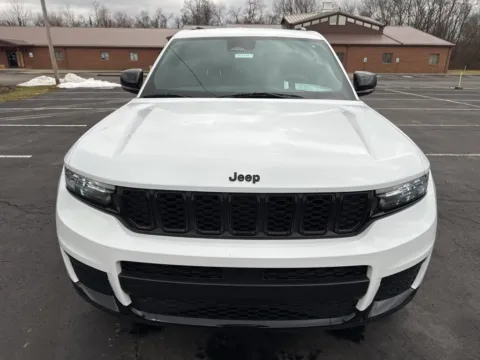 Photos of 2022 Jeep Grand Cherokee L Altitude for sale in Waverly, OH at Hometown Chevrolet