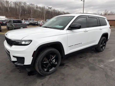 Another view of 2022 Jeep Grand Cherokee L Altitude for sale in Waverly, OH at Hometown Chevrolet