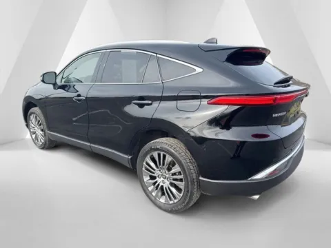 More photos of 2022 Toyota Venza XLE at Hometown Chevrolet, OH