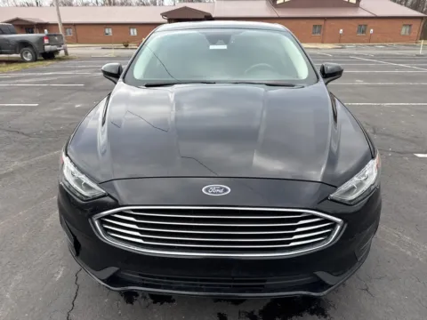 Photos of 2019 Ford Fusion SE for sale in Waverly, OH at Hometown Chevrolet