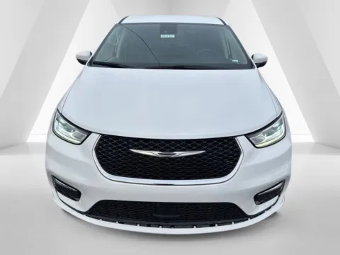 Photos of 2023 Chrysler Pacifica Touring L for sale in Waverly, OH at Hometown Chevrolet