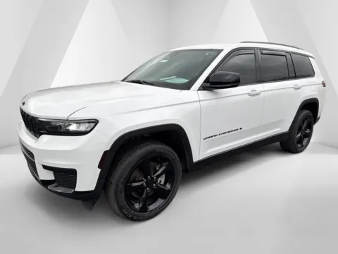 Another view of 2022 Jeep Grand Cherokee L Altitude for sale in Waverly, OH at Hometown Chevrolet